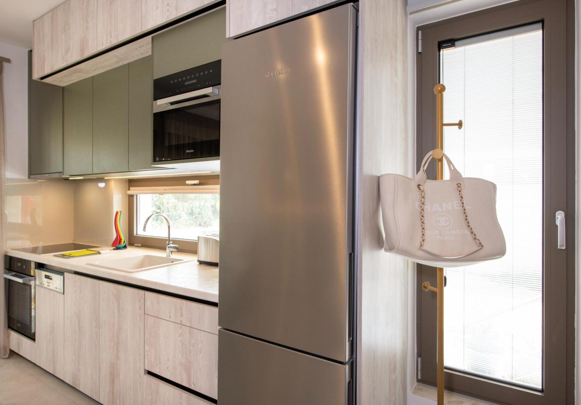 Flos Apartments Korakiai Экстерьер фото